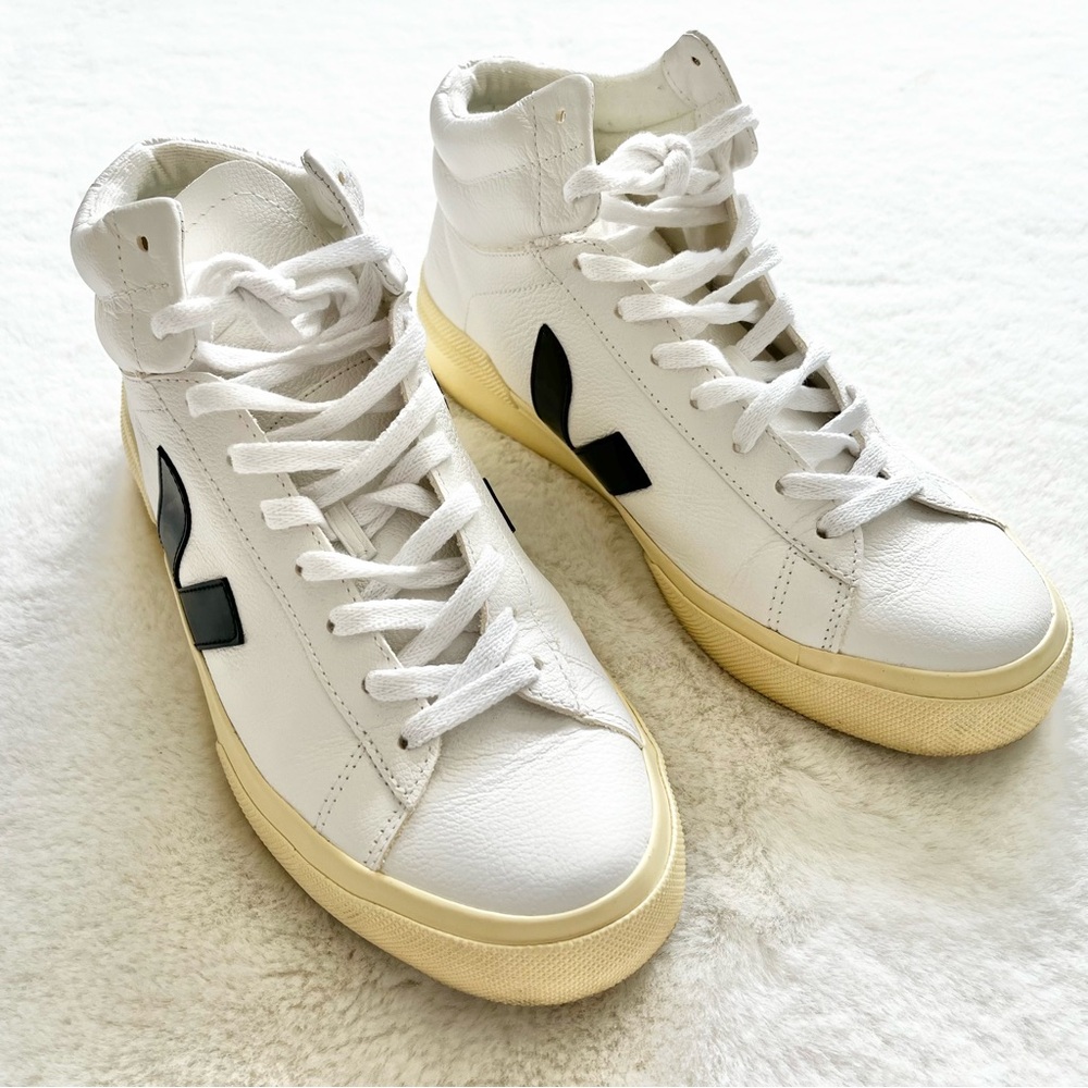 VEJA Minotaur High Top Sneakers Women’s Size 10 Stylish Athletic Trendy - Picture 2 of 9
